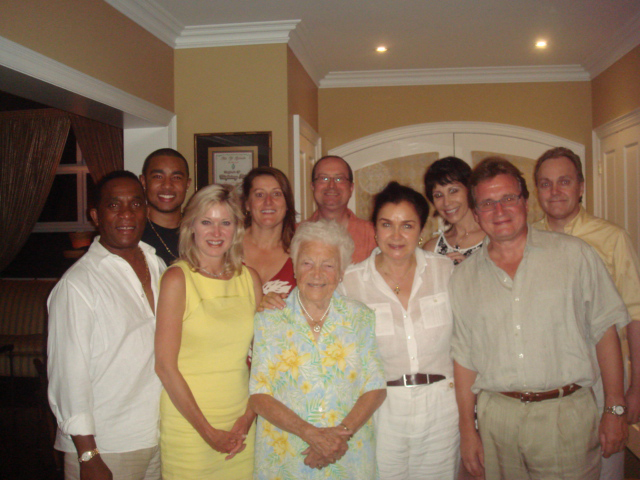 From Left to Right (top row): Clement Mbulu, Anna & Larry Petovello, Ms. Rosemary McCallion, Paul McCallion. From Left to Right (bottom row): Chief Emmanuel Mbulu, Mayor of Mississauga Bonnie Crombie, Former Mayor of Mississauga Hazel McCallion, Chief Annia Mbulu, Brian Crombie